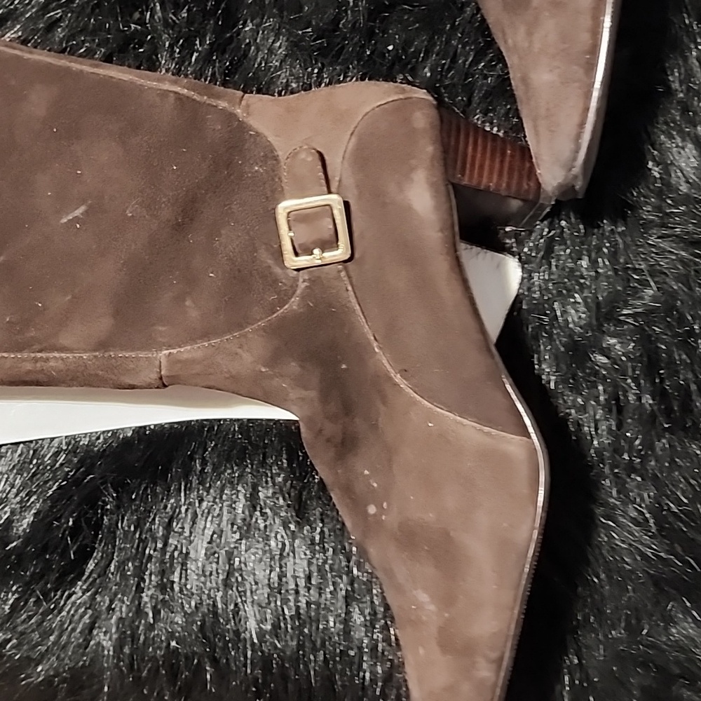 Brown Suede Knee-High Boots. KAREN SCOTT. Size 7 M. - Picture 2 of 8